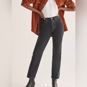 Denim forum the The Joni mid rise loose , sz 28 NWT